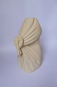 Incontro Chiara Basile Pietra calcarea 33x16x14cm 2019